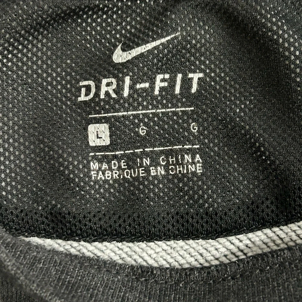 Women’s Nike dri fit Black and‎ Gray Crewneck Sweater large
